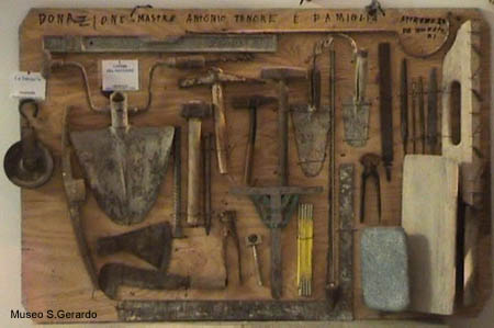 B.arnesi-del-muratore